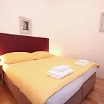 Leo Apartments Old Town