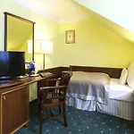 Hotel Selsky Dvur - Bohemian Village Courtyard