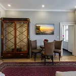 Slabur Residence