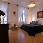 Cozy Flat By The Astronomical Clock