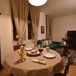 Cozy Flat By The Astronomical Clock