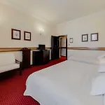Louren Hotel