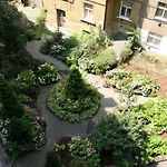 Spacious Elegance In The Heart Of Old Town