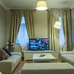Exclusive 3 Bedroom Top-Notch Flat, Great Location