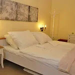 Atmospheric Quiet Apartment