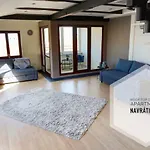 Rooftop Deluxe Apartment