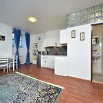 Studio Apartment Dana
