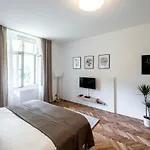 Apartment Slavikova 11