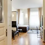 Halkova Studio