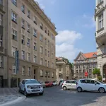 Cozy And Classy Apartment In The Old Town