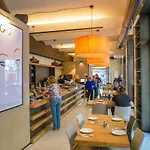 Hotel Golden Crown