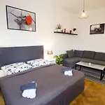 Exlusive Apartment Paris Style