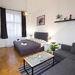 Exlusive Apartment Paris Style