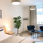 Qik Apartments