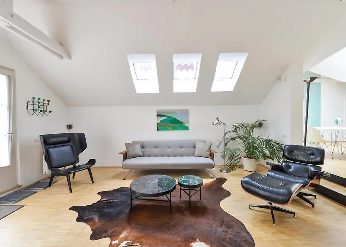 Eclectic Loft Royal Way