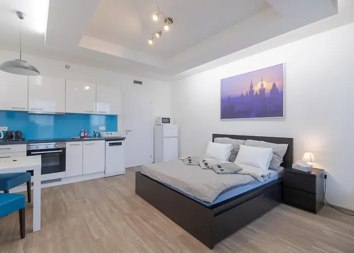 Bright Studio, 10Min Centre, Free Parking