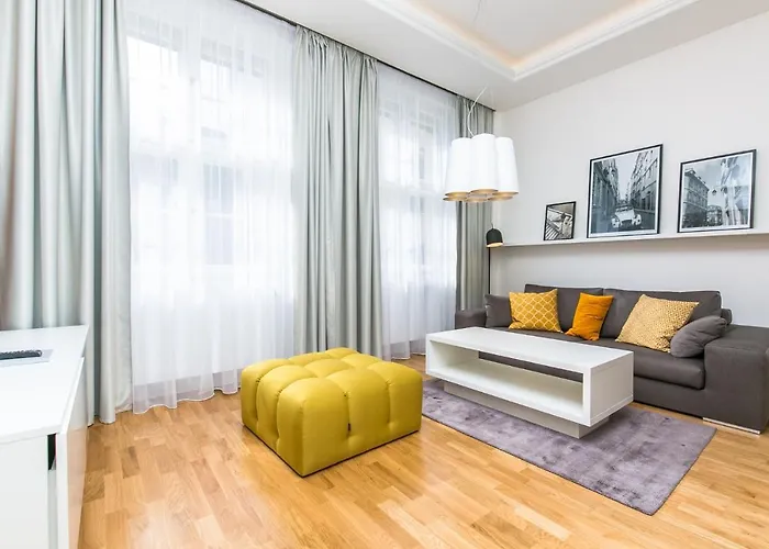 Top Location Old Town Brand New 2Bd Apartment