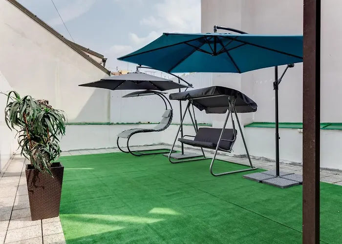 Old Town Royal Apartment With Giant Terrace