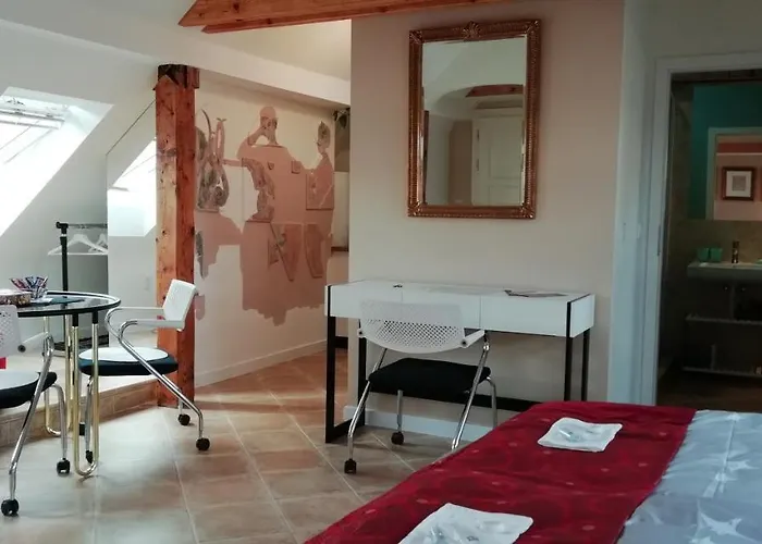 Patea Apartment Prague - Cozy And Quiet Apartment 42 Sqm Near The City Centre