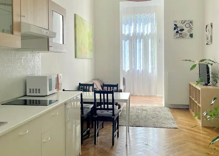 Gallys Apartments