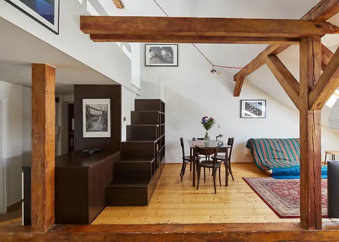 Prague Days - Sunlit Attic Loft In Vinohrady