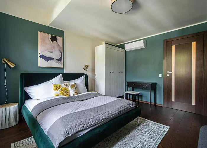 Quite Loft With Balcony And 3 Air Conditioners