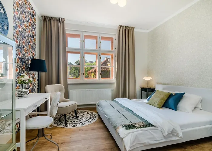 Prague Days - Bright Apartments - Fast Wifi - Quiet Area