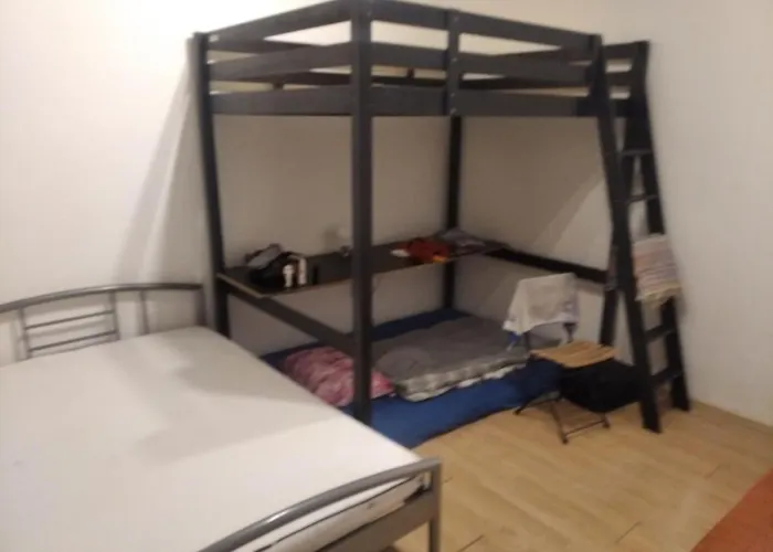 Economy Flat 18 Minutes From Vaclavske Namesti