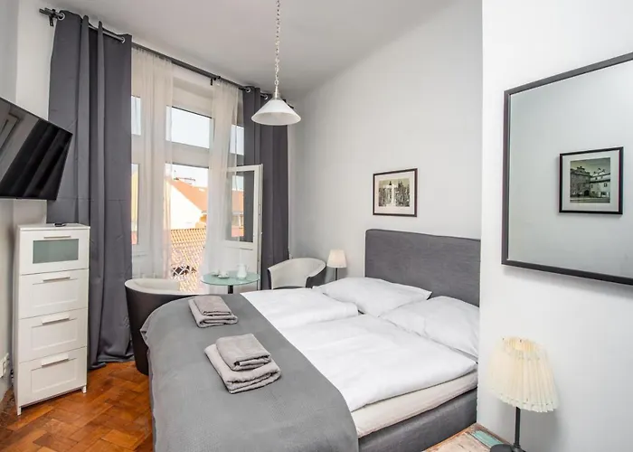 Skolska Apartments