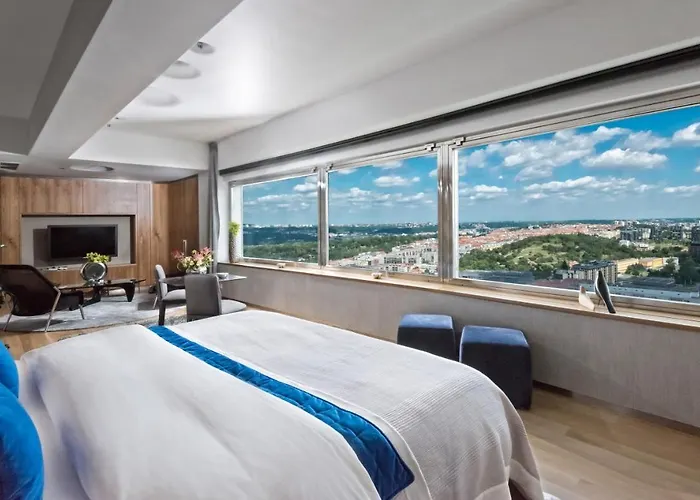 Sky Suite Hotel