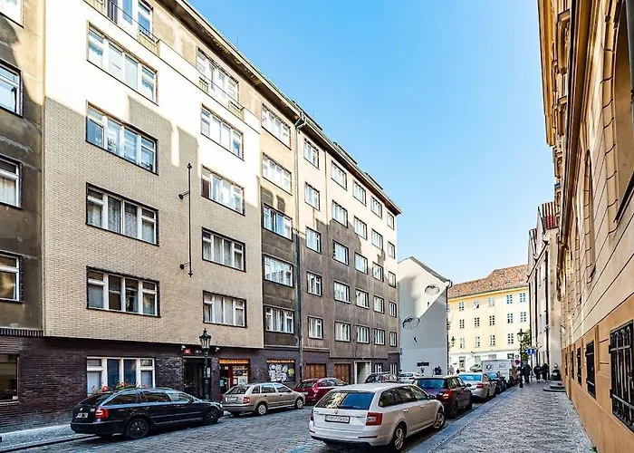 Cozy Old Town Stay - 1-Bedroom Apartment
