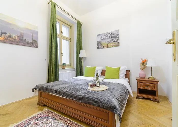 Superior Apartments Near Dlouha Street