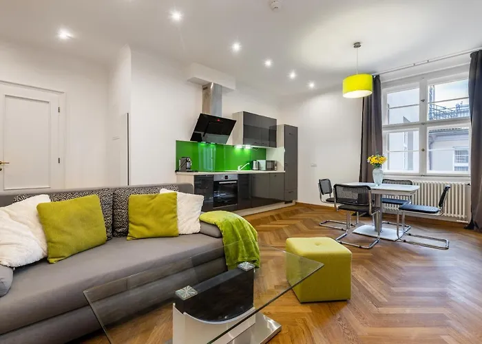 Dlouha Palace - Live In One Of The Best Streets
