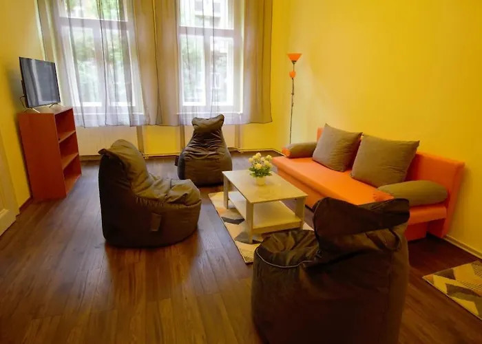 Comfort 2Bedrooms Quite Place!-Vinohrady