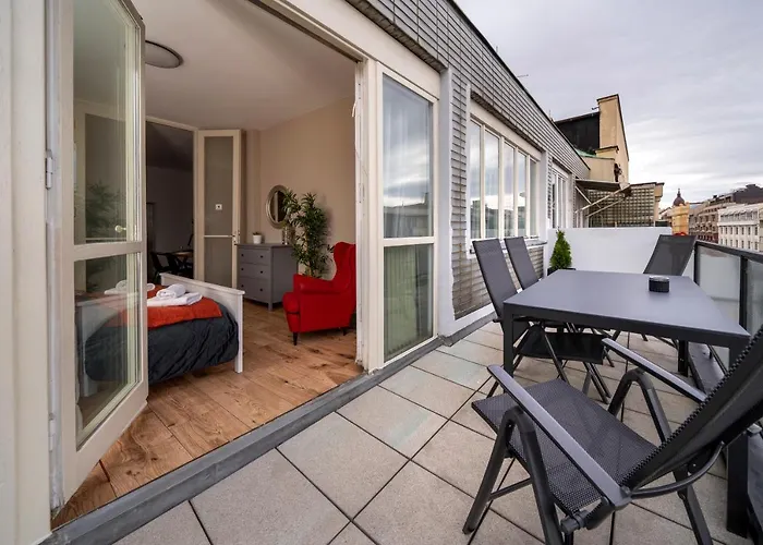 New Town - Apple Apartments