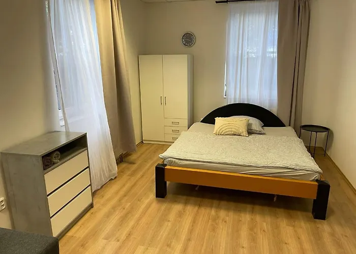 Space Apartment Close To Metro Palmovka