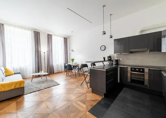 Exclusive Apartment Near Kafka\'S Head