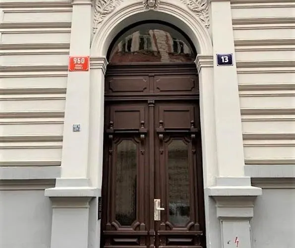 Side Street Apartments