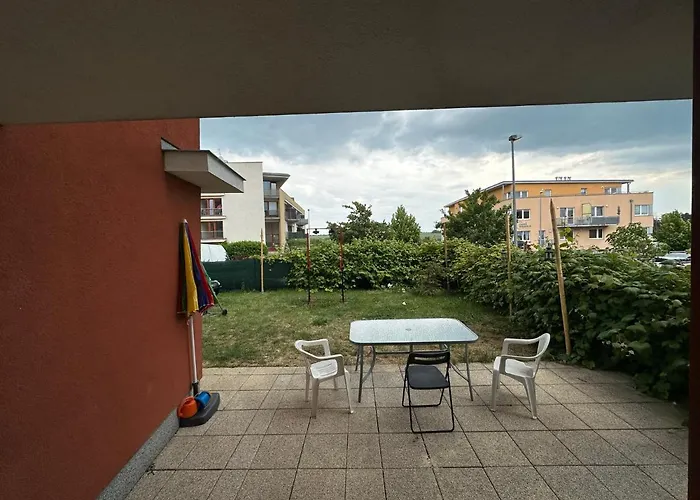 Simple Stay With Garden 15 Min From Center&Airport