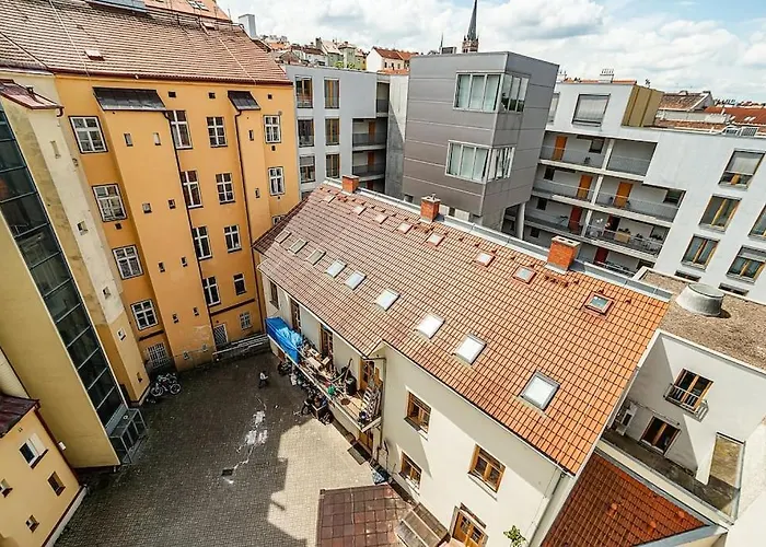 Cosy Studio With Terrace By Tram