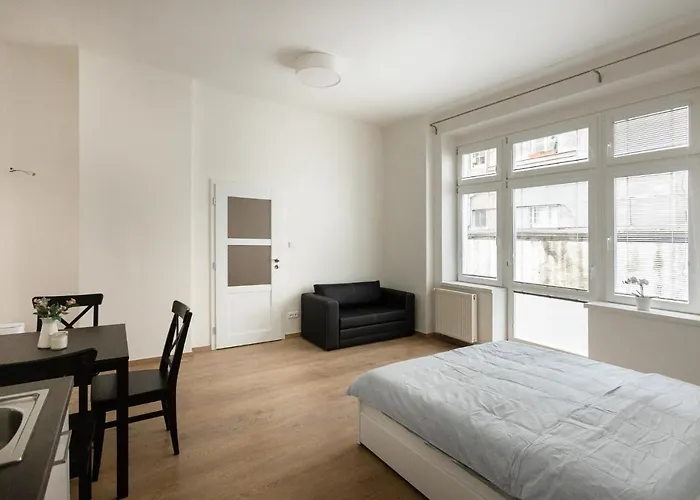 Cozy Studio In Quiet Courtyard Near Charles Bridge
