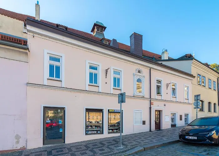The Bookhouse, 5-Bedroom Residence By Prague Castle