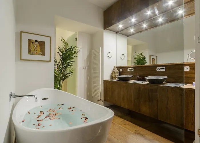 Spacious Apartment Near Wenceslas Square With Master Bed