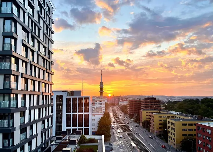 The Dawn Towers Apartment Zizkov