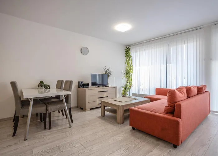 Spacious Terrace Apartment With Free Private Parking