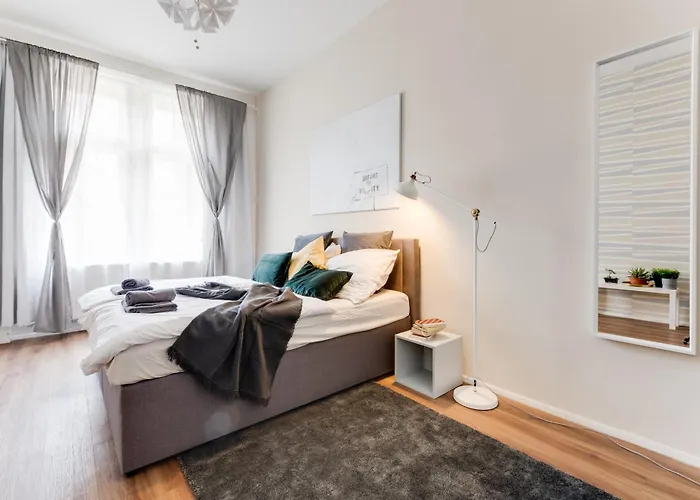 Lovely 2Bds Apt In The Center - Stp7