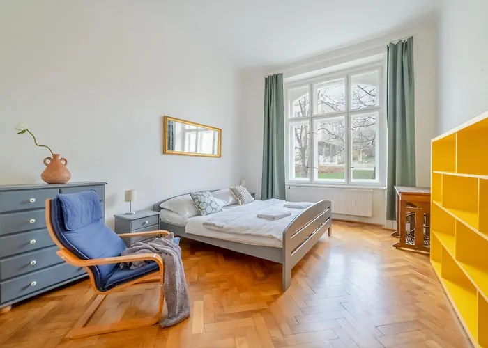 Vintage Vogue Apartment By Rentez