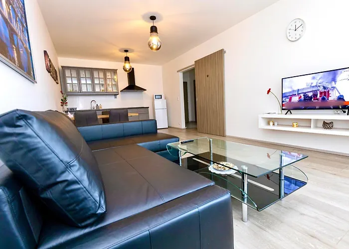 Modern Apartment • Garden • Near The City Center