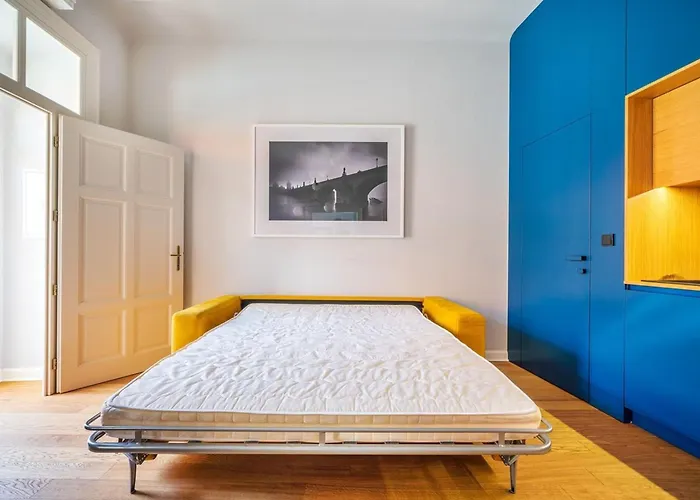 Quiet City Center Apartment In Hip & Foodie Area
