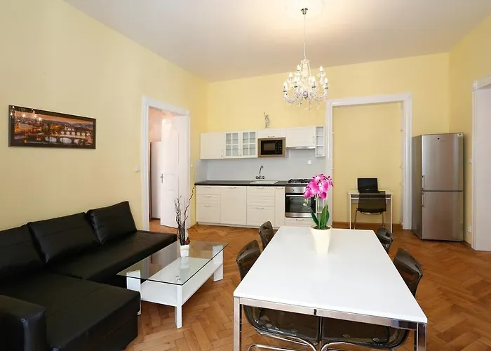 Apartment Near The Charles Bridge